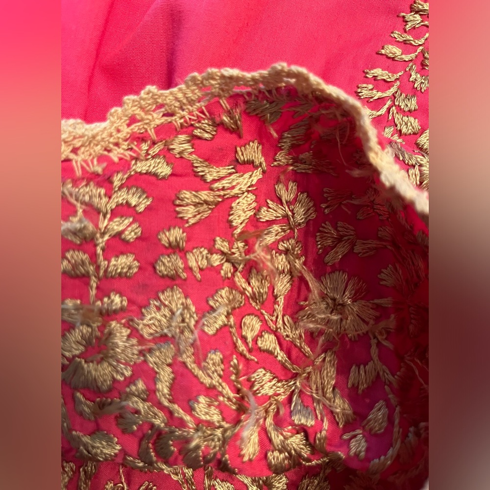 Gorgeous Embroidered Mexican Top in Bright Pink Size Large - Picture 11 of 13